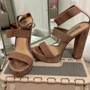 Steve Madden nude heels